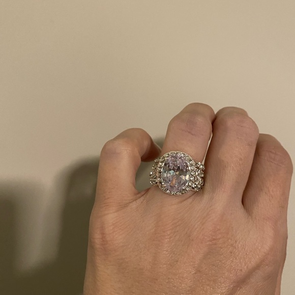 Stunning Oval Shape CZ Center Stone &Eternity Band - Picture 4 of 6